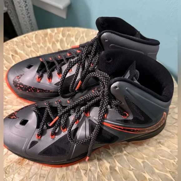 Nike LeBron 10 Lava Size 8.5 - Picture 5 of 13